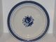 Royal 
Copenhagen 
Tranquebar, 
large round 
platter.
Decoration 
number 11/933.
Factory ...