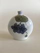 Royal 
Copenhagen Art 
Nouveau vase No 
765/209A. 
Measures 10 cm 
and is in good 
condition.