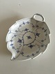 Royal 
Copenhagen Blue 
Fluted Plain 
Leaf shaped 
cake dish No. 
145. Measures 
23 cm / 9 1/16 
in.