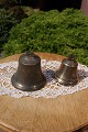 2 Brassbells 
propably 
English from 
around year 
1900.
Left: H 9cm - 
dia approx. 
8.5cm and ...