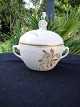 Cactus.
 Bing & 
Gtøndahl B & G 
no the 94th
 Sugar Bowl.
 Price DKr. 
195, -