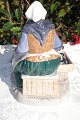 Figuren Bing & 
Grondahl 
Porzellan. B&G 
Fischmarkt / 
Fischerfrau nr. 
2233. Höhe 
21,5cm. ...