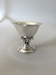 Georg Jensen 
Sterling Silver 
Bowl No 17A. 
Måler 10,2cm 
high and 11,2cm 
wide. Is in 
good condition.