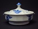 Royal 
Copenhagen - 
Blue Flower 
Angular
Lidded dish no 
8535
Diameter 22 cm
Nice ...
