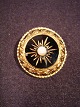 Beautiful gold 
plated brooch.
 with mallorca 
pearl
 Diameter: 3 
cm
 price Dkr. 
180,