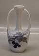 Royal 
Copenhagen 
288-60A RC 
Two-armed vase 
with blackberry 
decoration 18 
cm Painter 94 
pre-1923 ...