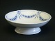 Bing & Grøndahl 
Empire 
Large low cake 
stand  no. 206
Diameter 23,5 
cm - height 7 
cm
Nice ...