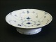 Bing & Grøndahl 
Blue 
Traditional 
Low medium 
size cake stand 
no. 223
Diameter 19 
...
