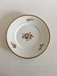 Royal 
Copenhagen RC 
Brown Rose 
Dinner Plate No 
688/10519. 
Measures 25,5cm 
and is in good 
condition.