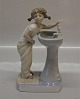 Lladro SPain 
Porcelain 
Figurine Girl 
with wash 19 cm
Royal 
Porcelain from 
Spain Ladro