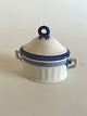 Royal 
Copenhagen Blue 
Fan Sugar Bowl 
No 11671. 9 cm 
dia (3 35/64"). 
10 cm tall (3 
15/16") 
