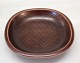 3 pcs in stock
Royal 
Copenhagen 
Aluminia 
Faience 2635 
Marselis Brown 
Bowl 18 x 18 cm 
Nils ...