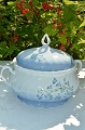 Christineholm 
porcelain 
service 
decorated with 
Danish flowers.
Soup tureen, 
diameter 18 cm. 
...