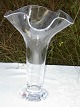 Orrefors 
Sweden. 
Glassvase, 
Signed A N. 
1758-23. Height 
27,5 cms. Fine 
condition.