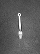 Georg Jensen 
Sterling Silver
Fork 
ornamental. 
Length: 14.5 cm 
15cm
year. 
1933-1944