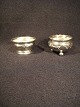 Silver salt 
cellar with 
glass.
1 left three 
towers silver. 
from 1930.
2 to Hojer out 
again ...