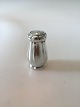 Georg Jensen 
Silver Pepper 
Shaker No 4 
from 1915-1920. 
Measures 7,3cm 
and is in good 
condition.