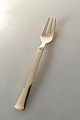Georg Jensen 
Sterling Silver 
Acadia Pastry 
Fork No 043. 
Measures 14.3 
cm / 5 5/8"