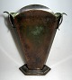 Bronze vase, 
Denmark, around 
1930. H: 17 cm. 
Stamped: HF 
Bronce.