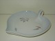 Bing & Grondahl 
Løvfald
Heart-shaped 
cake plate
Dek.nr. 199
Measures 23 x 
20.5 ...