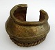 African bangle, 
19th century. 
Bronze. With 
decorations. H 
.: 6.5 cm. Dia 
.: 10,5 cm.