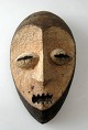 Lega mask Lega 
tribe, Congo, 
wood, 20th 
century. H .: 
16 cm.