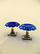 Salt cellar 
cobalt glass on 
silver-plated 
foot late 19th 
century   H. 8 
cm. D. 10 cm.  
# 203642