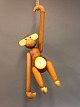 Kay Bojesen monkey the large model. Meter monkey H: 33.4 x W 39.5 x D 47 
cmFremstillet of teak and limbo.