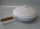 Royal 
Copenhagen 
Wheat 14213 
Lidded 
vegetable bowl 
23 x 12 cm 
wooden handle 
Wheat Grain ...