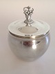 Georg jensen 
sterling Silver 
lidded bowl by 
Harald Nielsen 
No 172C. 
Measures 9,5cm 
/ 3 3/4".