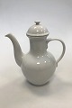 Royal 
Copenhagen 
White Coffee 
Pot No 128. 
Measures 21 x 
23 cm (8 17/64 
x 9 1/16 in).