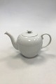 Royal 
Copenhagen Tea 
Pot White No 
143. Measures 
26 x 15 cm (10 
15/64 x 5 29/32 
in).