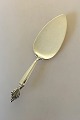 Georg Jensen 
Sterling Silver 
Acanthus Cake 
Server No 192. 
Measures 22.2 
cm / 8 47/64"