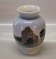 Bing & Grøndahl 4949 Kgl. Vase med dansk slot ?? Hvilket ?? 17.5 cm 
