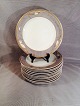 Grey Magnolia. 
Dinner plate 
25 cm. 
Royal 
Copenhagen RC 
no. 625 
1. Sorting 
12 units in 
stock