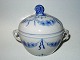 Bing & Grondahl 
Empire, Lidded 
Sugarbowl
Decoration 
number 94
Length 13.5 
cm. - height 
...