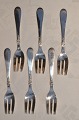 Danish silver 
with toweres 
marks / 830 
silver. 6 
Pastry fork, 
length 14.3 cm. 
Fine condition. 

