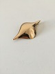 Hans Hansen 
Modern Brooch 
in 18 carat 
gold No 106. 
Measures 6.7 cm 
/ 2 41/64 in. 
Weighs 14.3 g / 
...