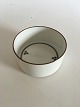 Royal 
Copenhagen 
Domino Bowl No 
14920. Measures 
15,5cm x 7,5cm.