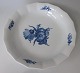 Blue Flower, 
angular, dish, 
8529, Royal 
Copenhagen, 
Denmark. Dia .: 
26 cm. 1st. 
Quality.