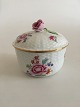 Herend Hungary 
Sugar Bowl, 
Handpainted 
with Flowers. 
Measures 
10,5cm.