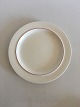 Royal 
Copenhagen 
Redtop/Redline 
Dinner Plate No 
3069. Measures 
23,4cm.