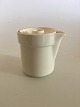Royal 
Copenhagen 
Redtop/Redline 
Creamer No 
3062. Measures 
7,8cm.