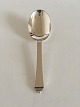 Georg Jensen 
Pyramid 
Sterling Silver 
Medium Serving 
Spoon No 113. 
Measures 22.4 
cm / 8 13/16"