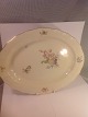 Frijsenborg.
Royal 
Copenhagen RC 
910 - 1556
Dish. 29 x 37 
cm.
Contact Tel. 
86983424 
Mobile. ...