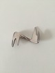 Georg Jensen 
Sterling Sølv 
Broche af Ibe 
Dahlquist No 
361. Måler 4,2 
cm x 3,6 cm. 
Vejer 9,4 gram