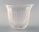 Tapio Wirkkala 
for Iittala. 
Klar kunstglas 
vase med 
indgraveret 
dekoration i 
form af 
striber. ...