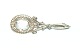 Broche med 
Månesten, 14 
karat 
Stempel: HJ; 
585 
Størrelse 34 x 
11 mm.
Flot og ...