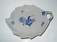 Royal 
Copenhagen Blue 
Flower Braided, 
Medium sized 
Leaf Shaped 
Cake Dish
Decoration 
number ...