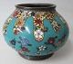 Chinese 
Cloissonn&egrave; 
vase 19.thC, 
decorated with 
flowers and 
butterflyes. H: 
10. cm. Dia.: 
...
